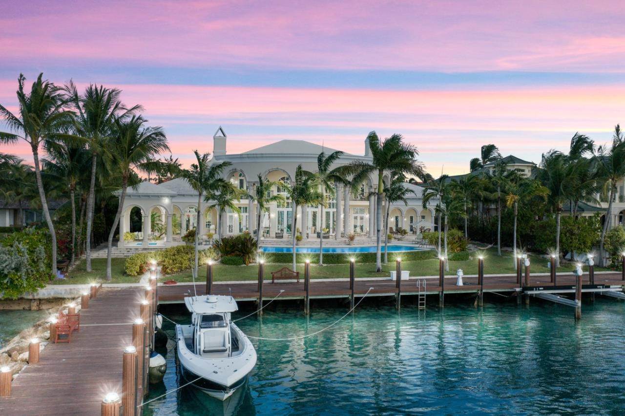 Single Family Homes для того Продажа на Ocean Club Estates, Paradise Island, Нью-Провиденс/Нассау Багамские о-ва