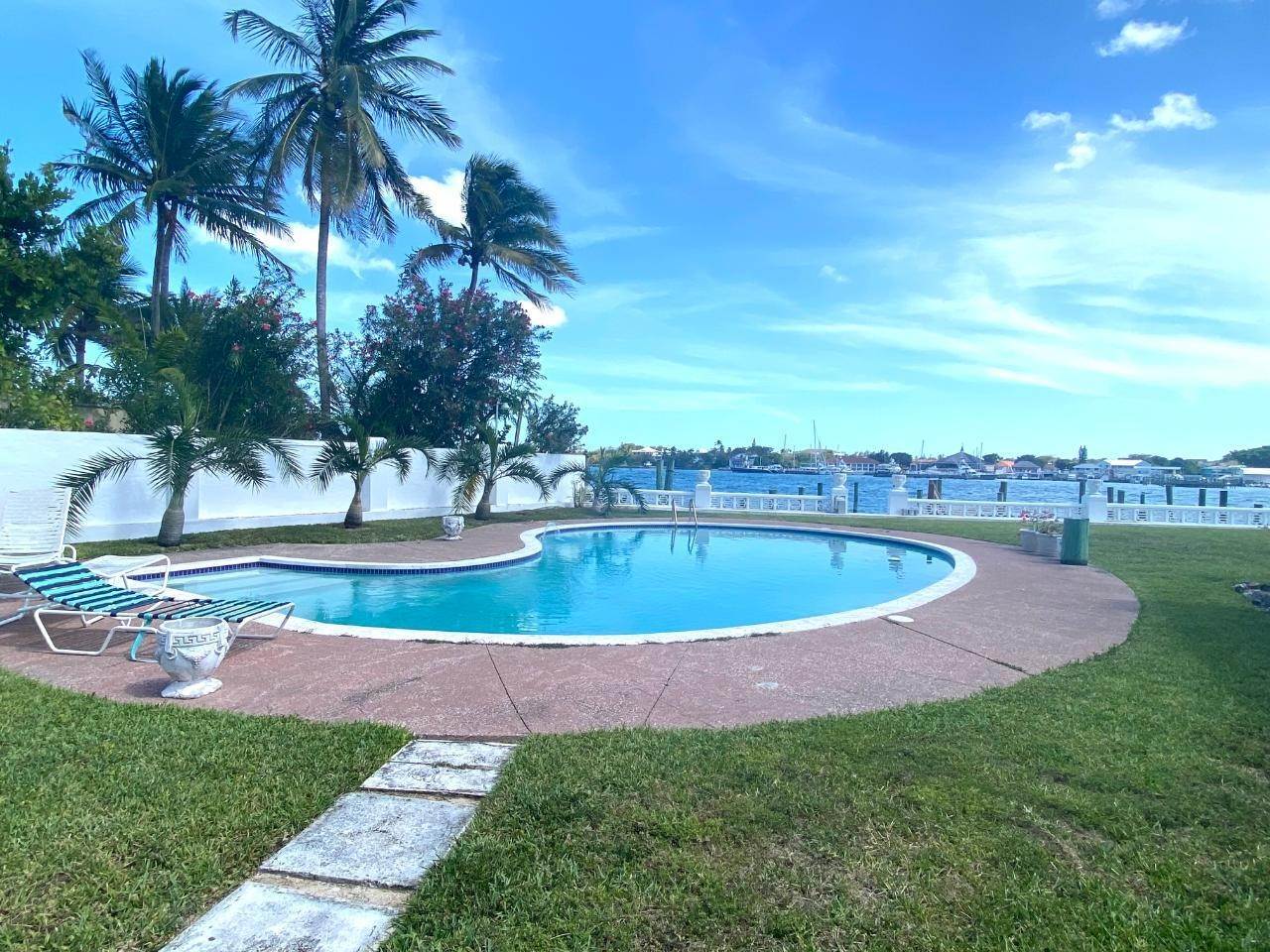 9. Condominiums for Sale at Paradise Island, Nassau and Paradise Island Bahamas