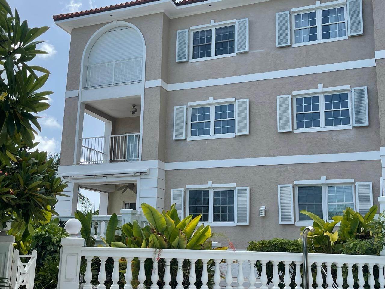 3. Condominiums for Sale at Paradise Island, Nassau and Paradise Island Bahamas