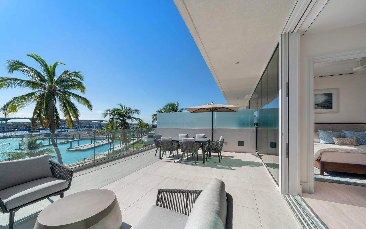 16. Condominiums for Sale at Paradise Island, Nassau and Paradise Island Bahamas
