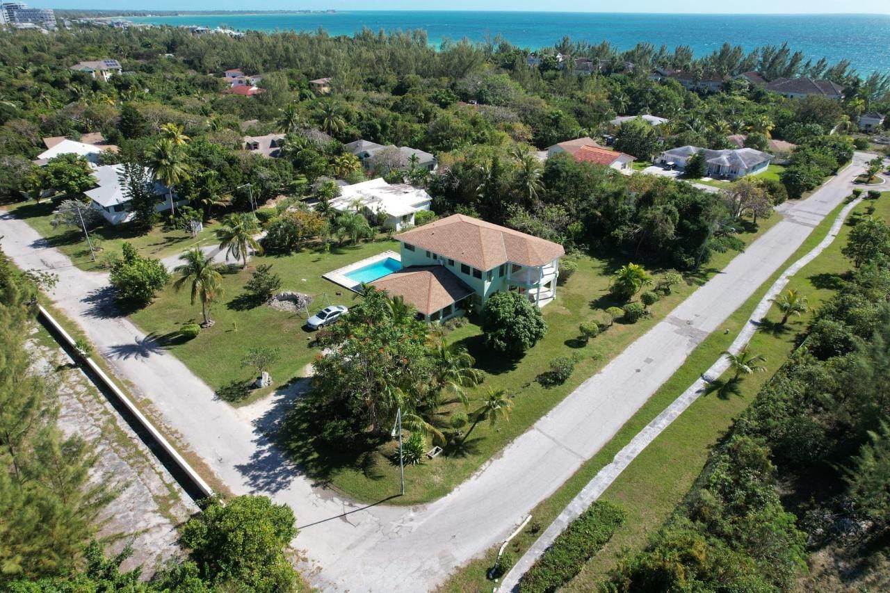 5. Single Family Homes for Sale at South Ocean, Nassau and Paradise Island Bahamas