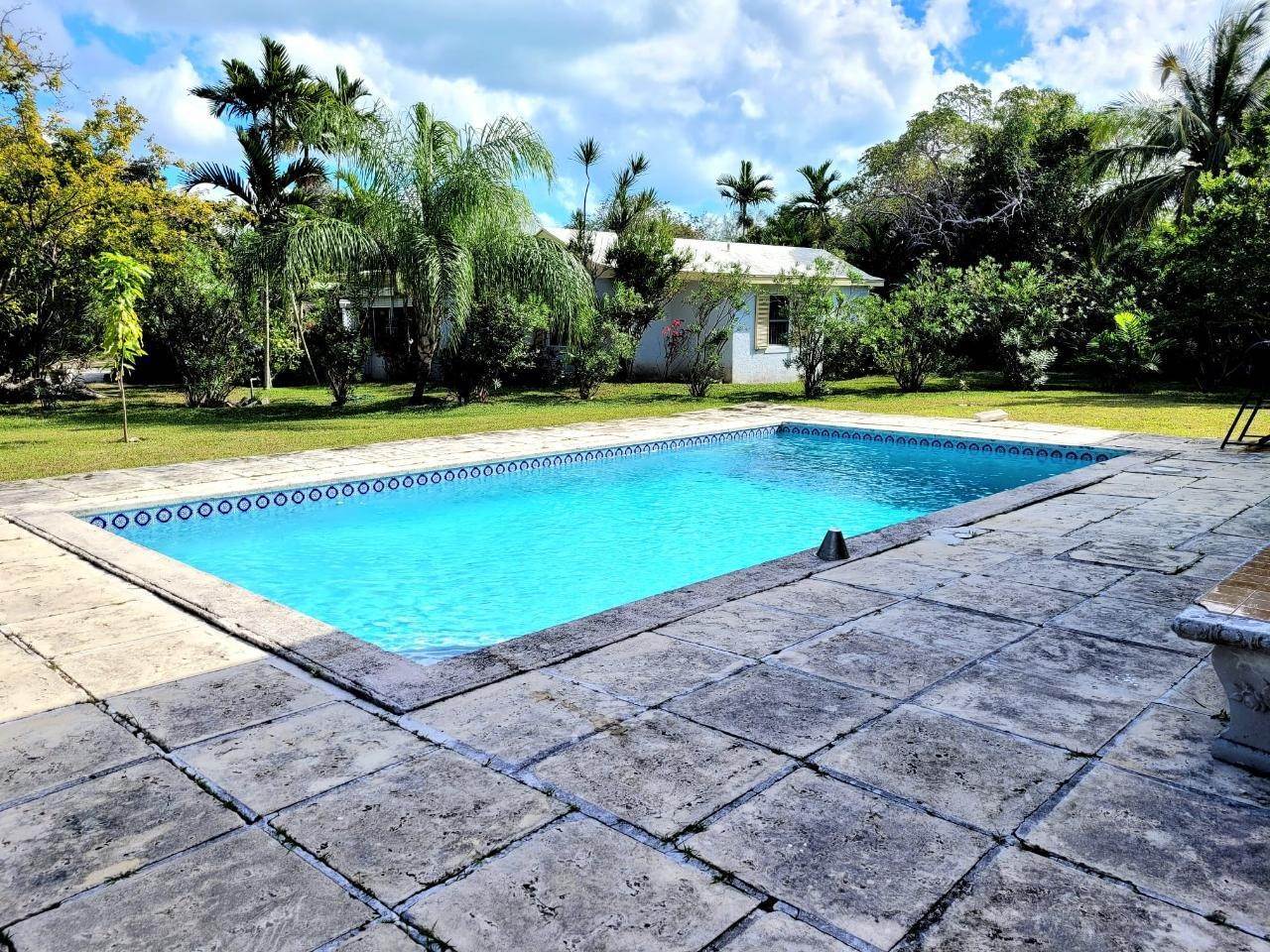 6. Single Family Homes for Sale at South Ocean, Nassau and Paradise Island Bahamas