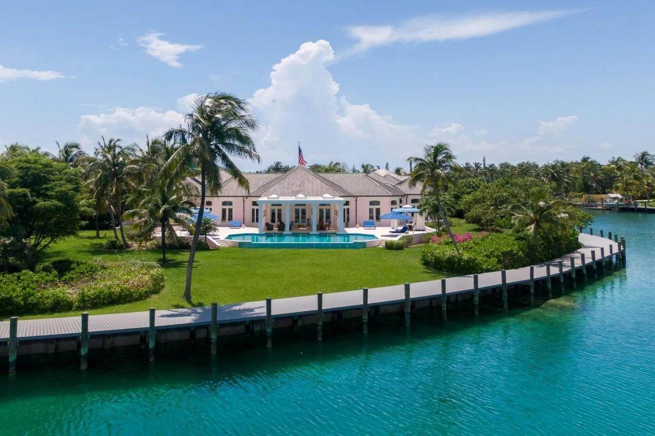 Single Family Homes pour l Vente à Lyford Cay, New Providence/Nassau Bahamas