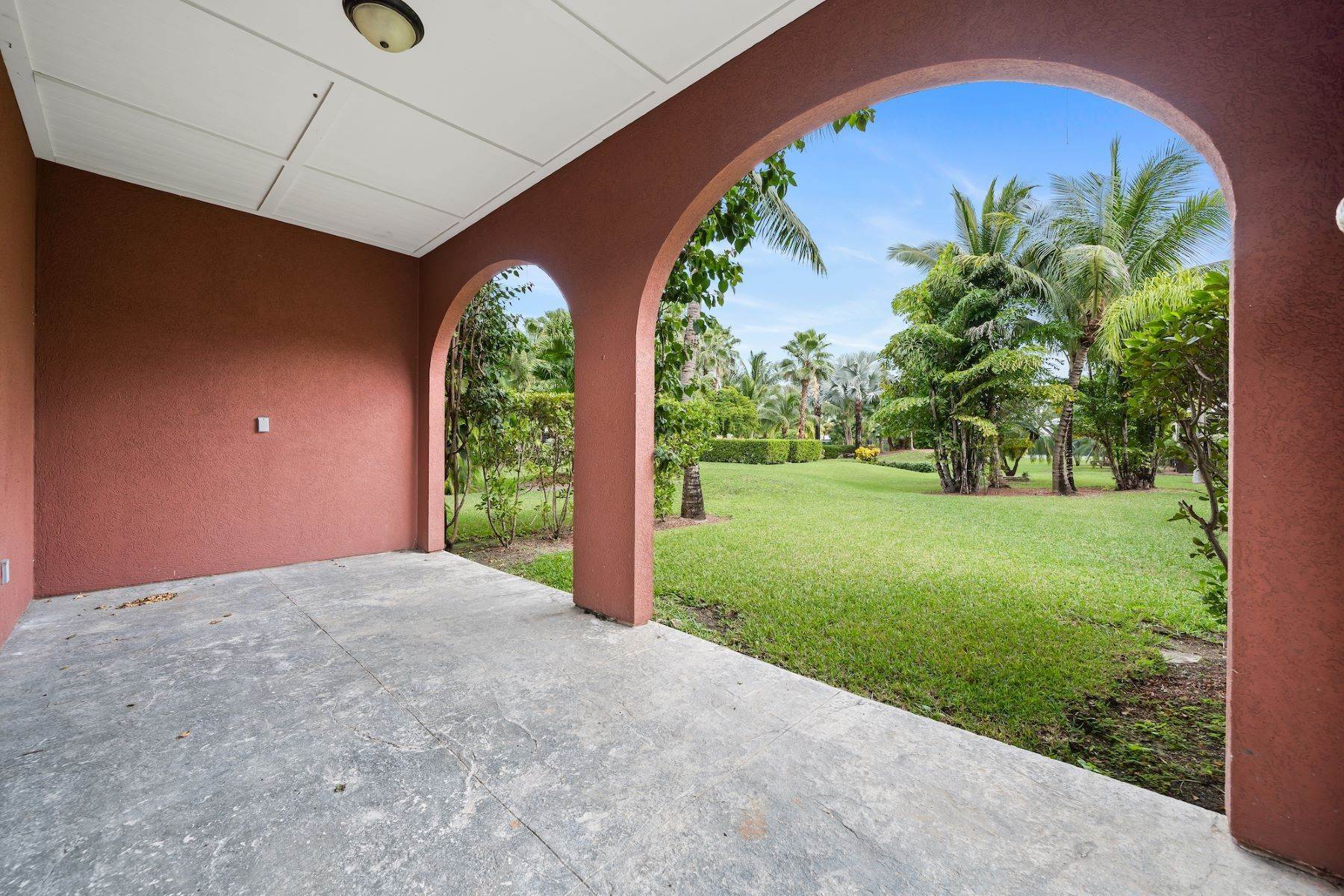 3. Townhouse for Sale at Turnberry, Charlotteville, Nassau and Paradise Island Bahamas