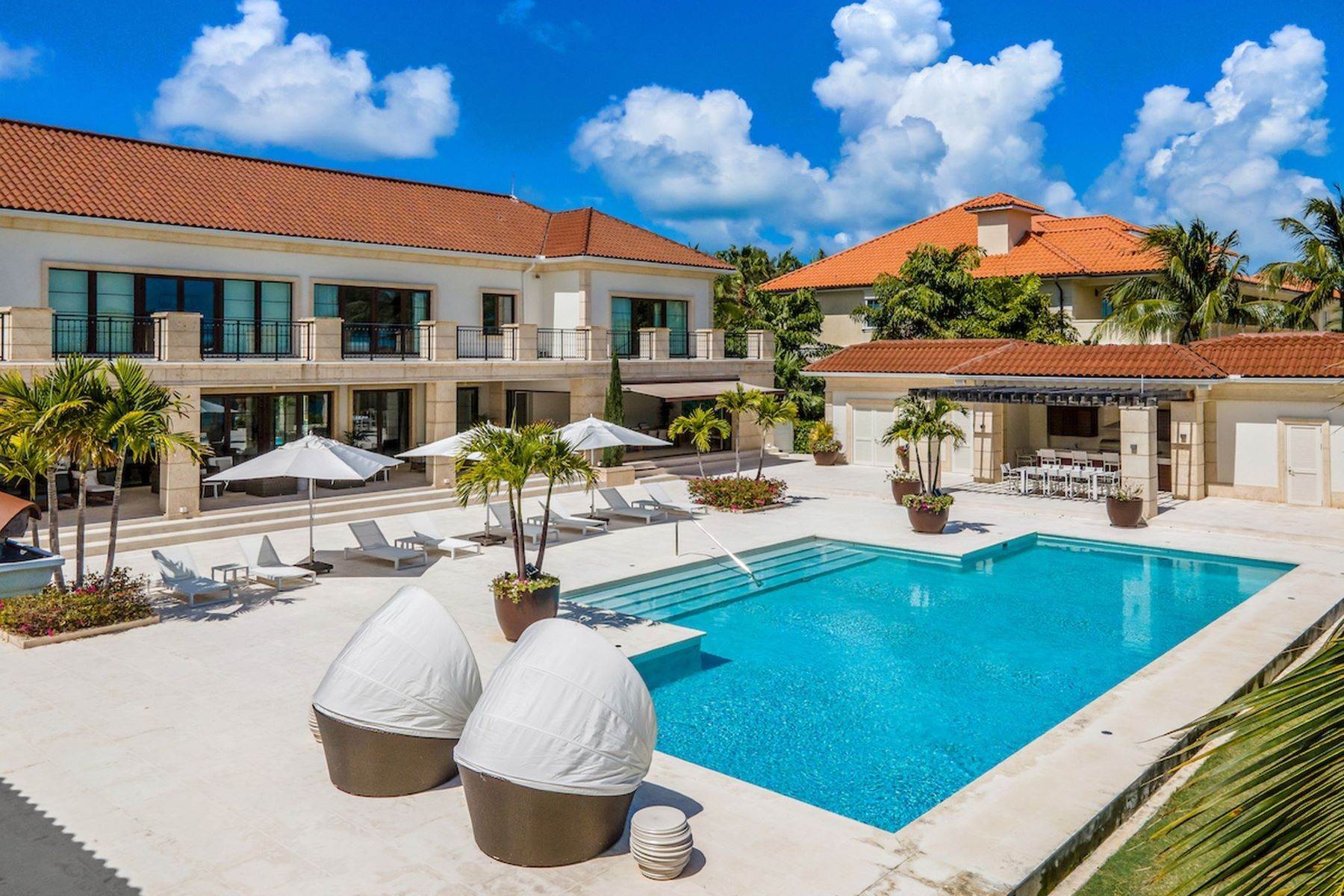 49. Single Family Homes for Sale at Harbour Way Paradise Island, Nassau and Paradise Island Bahamas