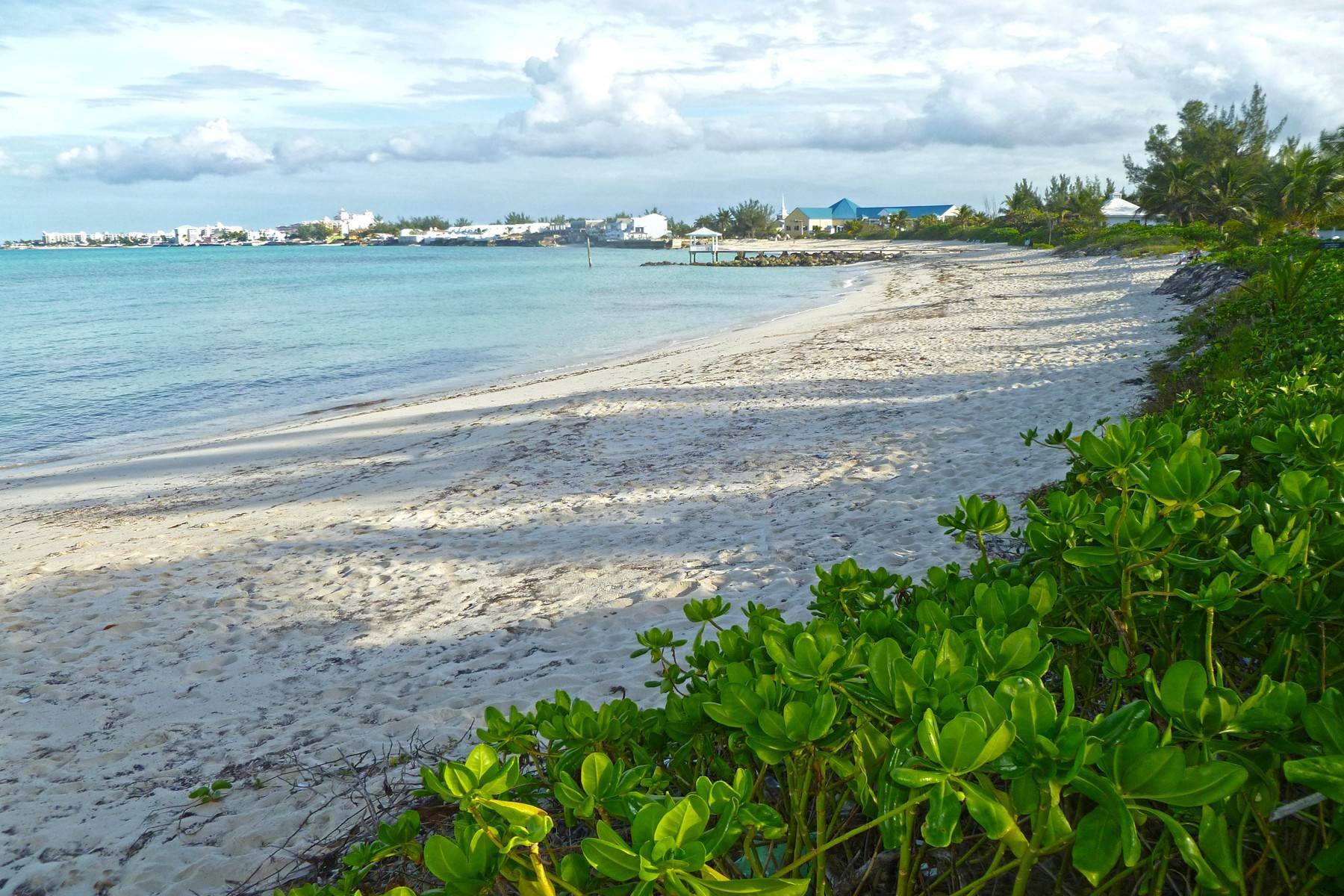 4. Коммерческий для того Продажа на Open Zone Land off West Bay Street Cable Beach, Нью-Провиденс/Нассау Багамские о-ва