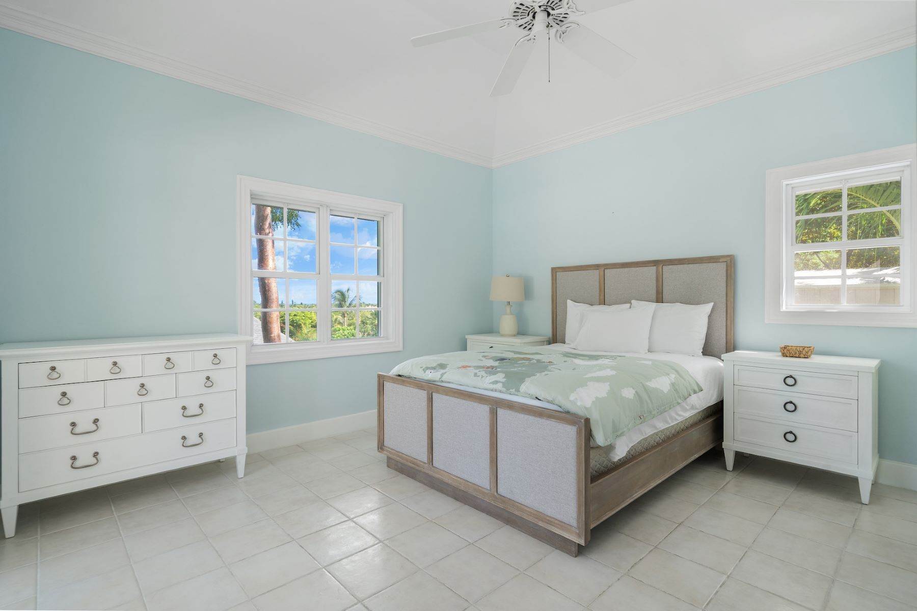 17. Single Family Homes at Villa Alon in Lyford Cay Lyford Cay, Nassau and Paradise Island Bahamas