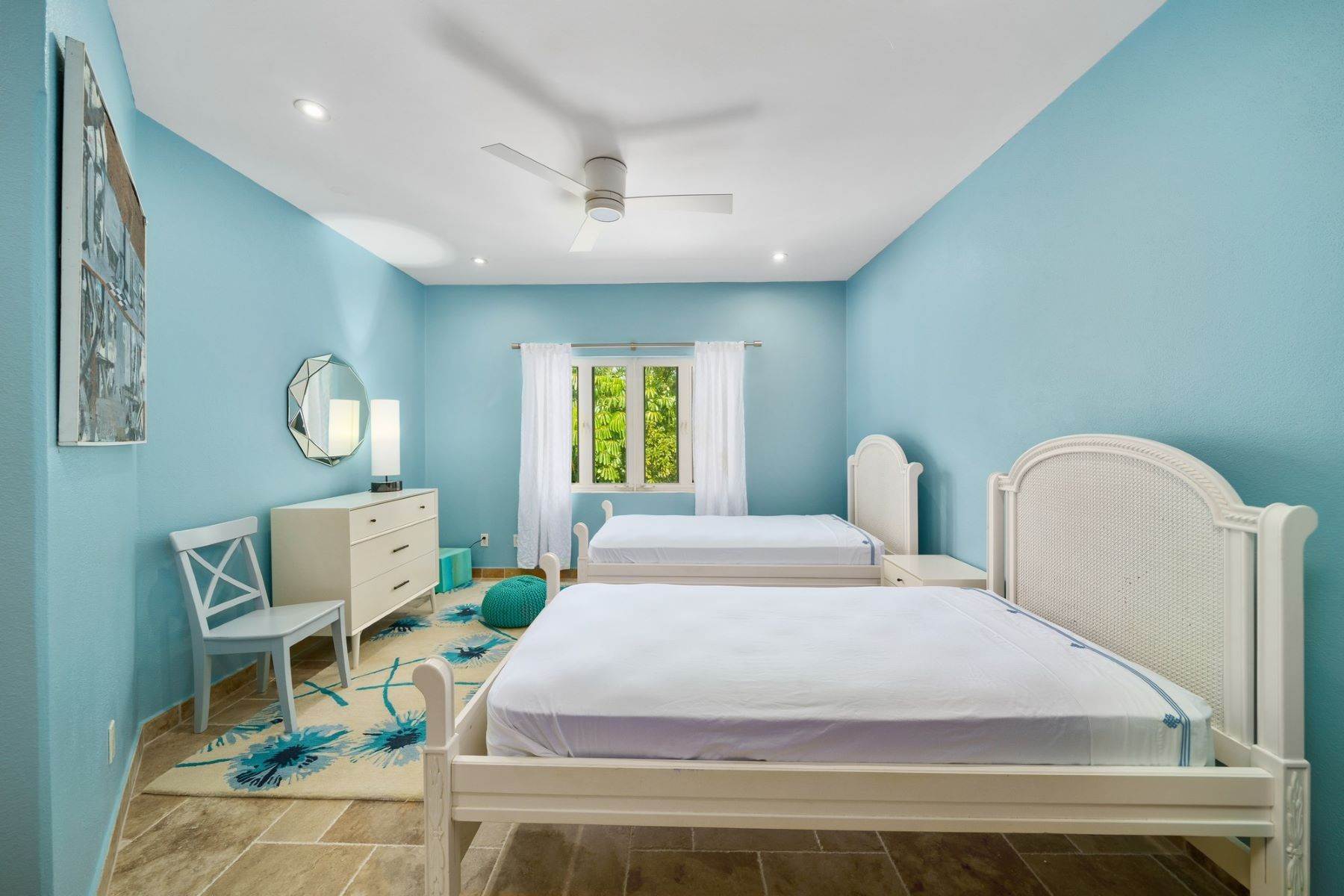 18. Single Family Homes at Lyford Cay, Nassau and Paradise Island Bahamas