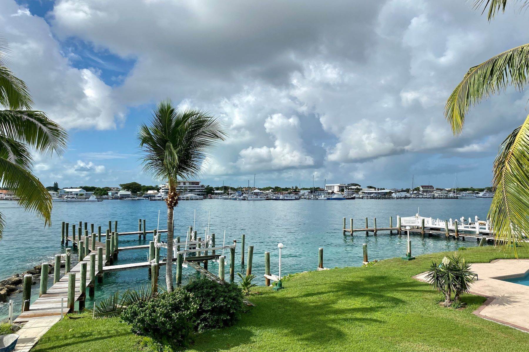 11. Condominiums for Sale at Flamingo Court, Paradise Island, Nassau and Paradise Island Bahamas