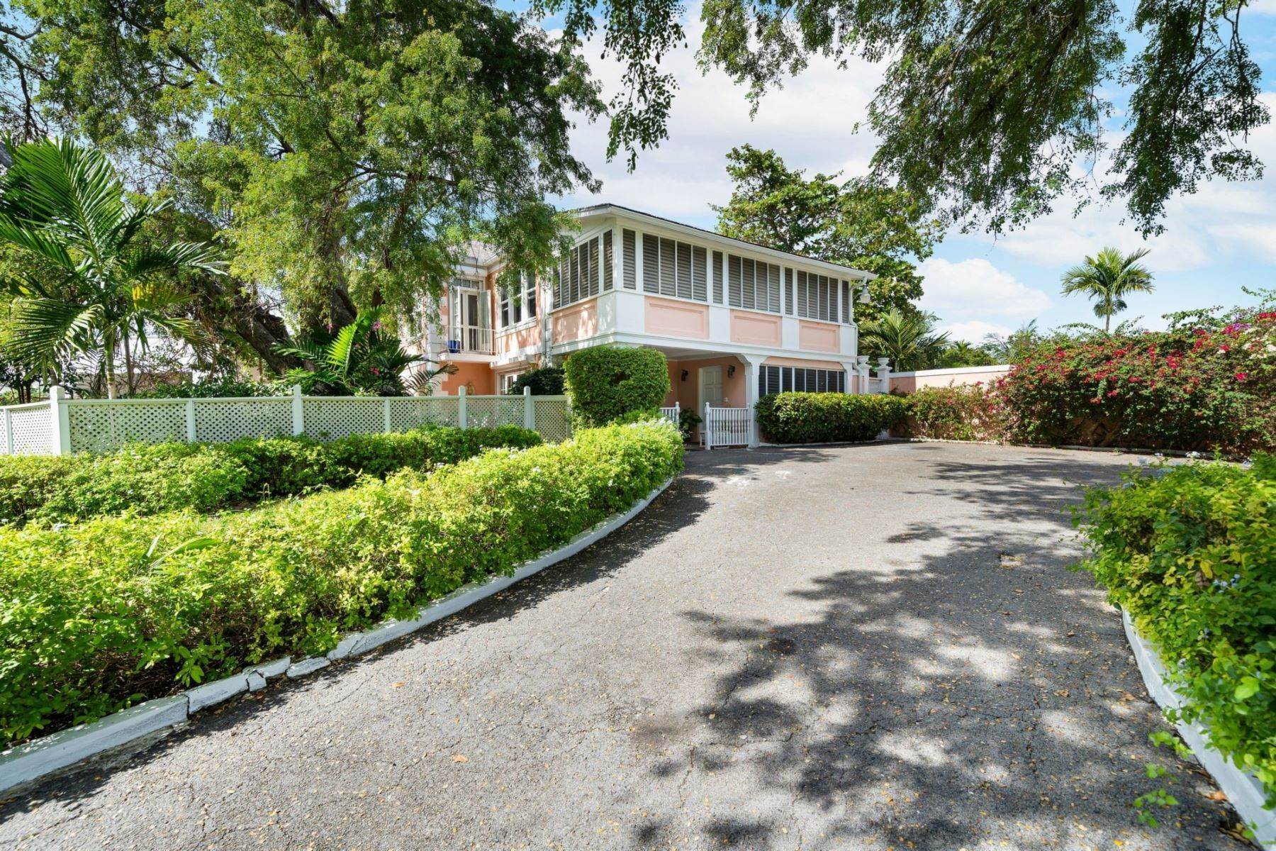2. Single Family Homes for Sale at Woodmere, 10 London Terrace Montagu, Eastern Road, Nassau and Paradise Island Bahamas