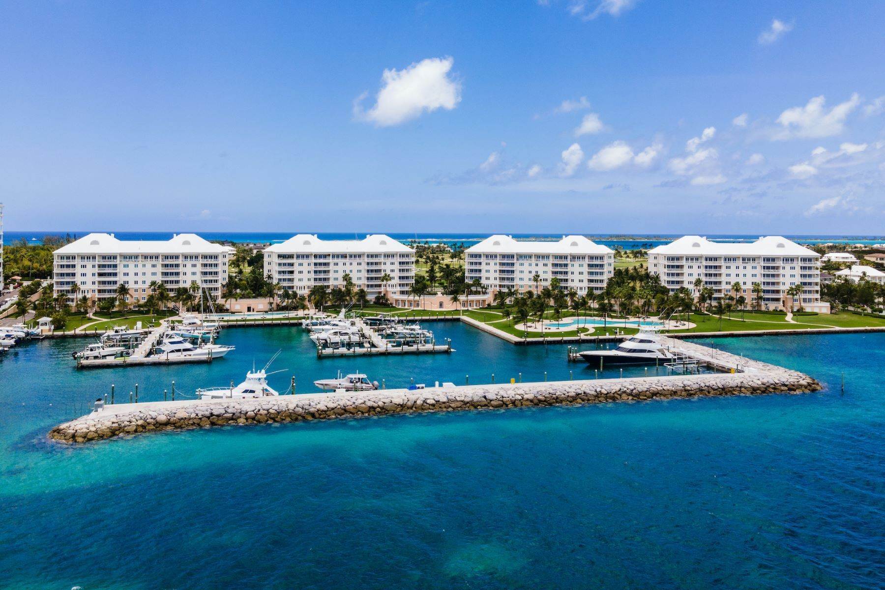 38. Single Family Homes for Sale at Penthouse Ocean Club Residences & Marina A6.2 Ocean Club Residences and Marina, Paradise Island, Nassau and Paradise Island Bahamas