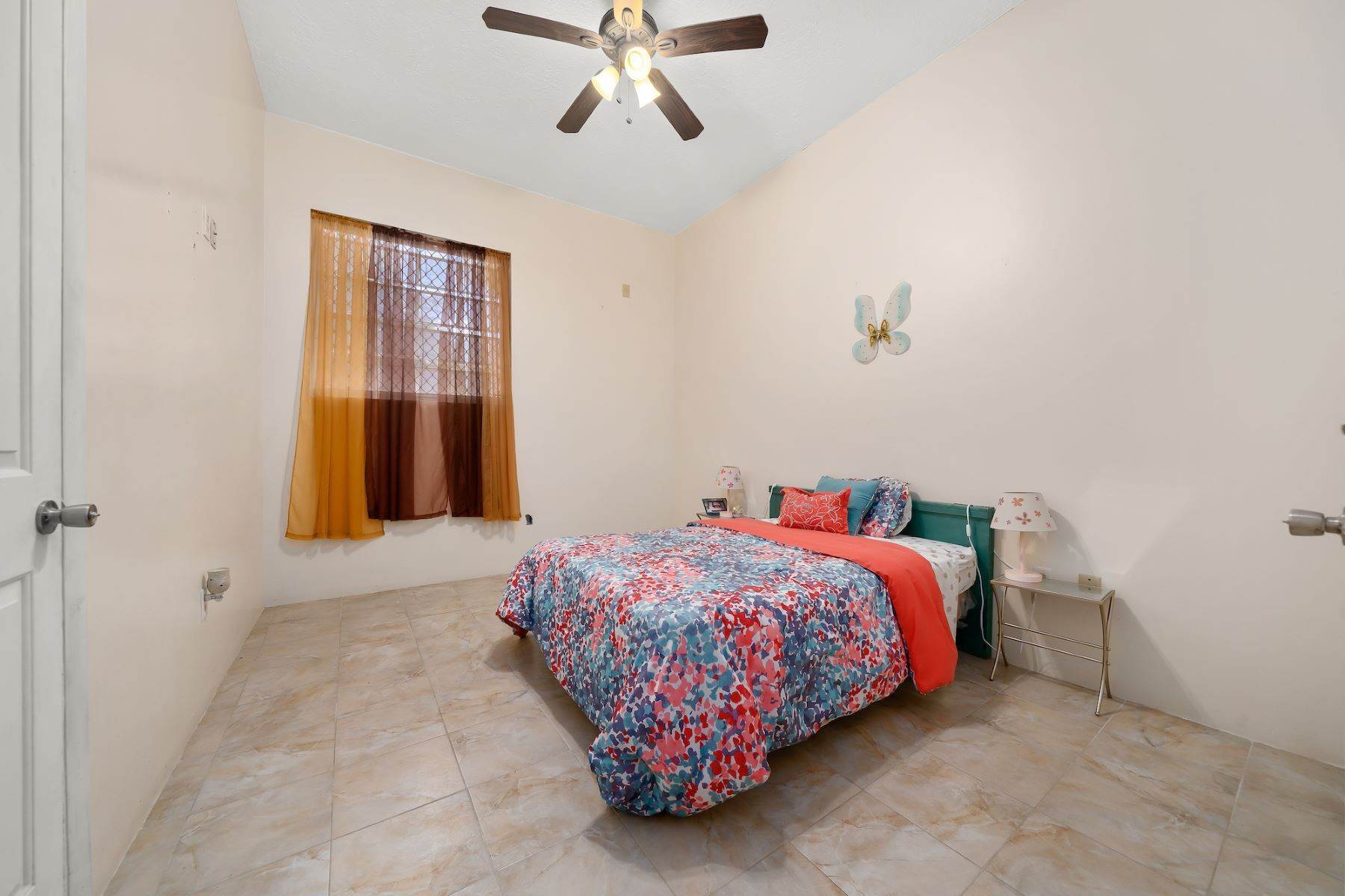 8. Single Family Homes for Sale at 20 South Westridge South Westridge, Nassau New Providence Bahamas