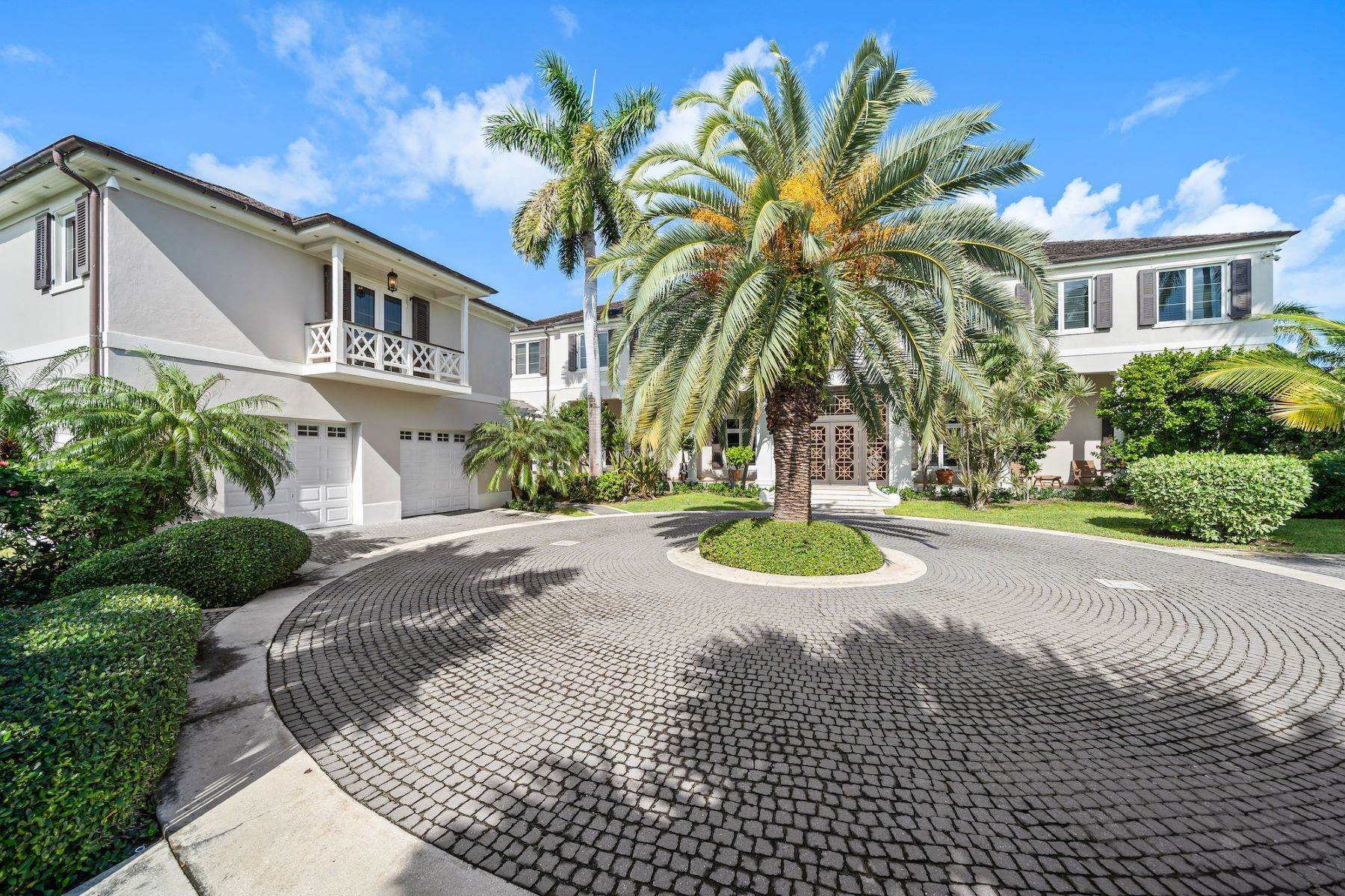 25. Single Family Homes for Sale at Verandah House Ocean Club Estates, Paradise Island, Nassau and Paradise Island Bahamas