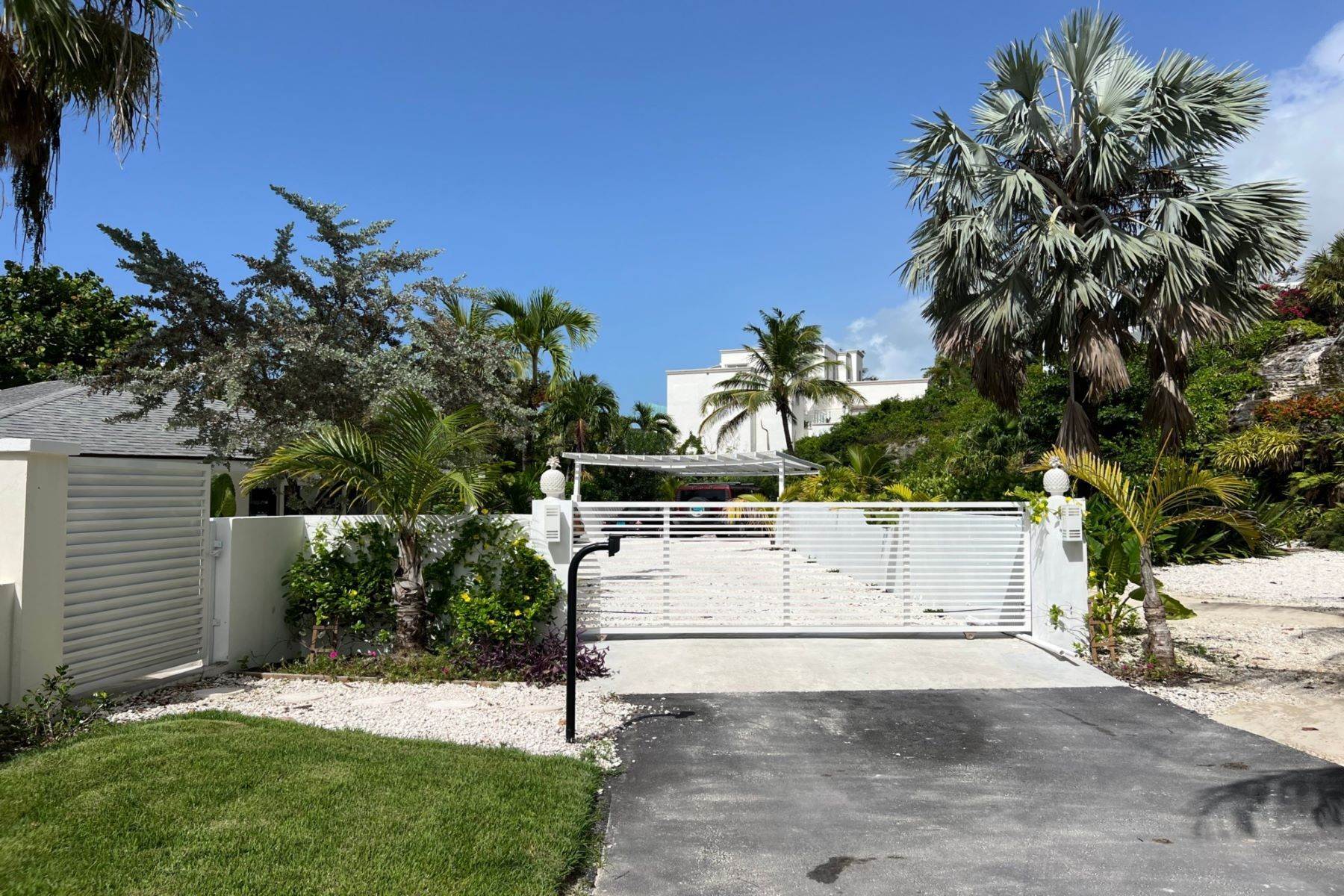 22. Single Family Homes at Love Beach, Nassau and Paradise Island Bahamas