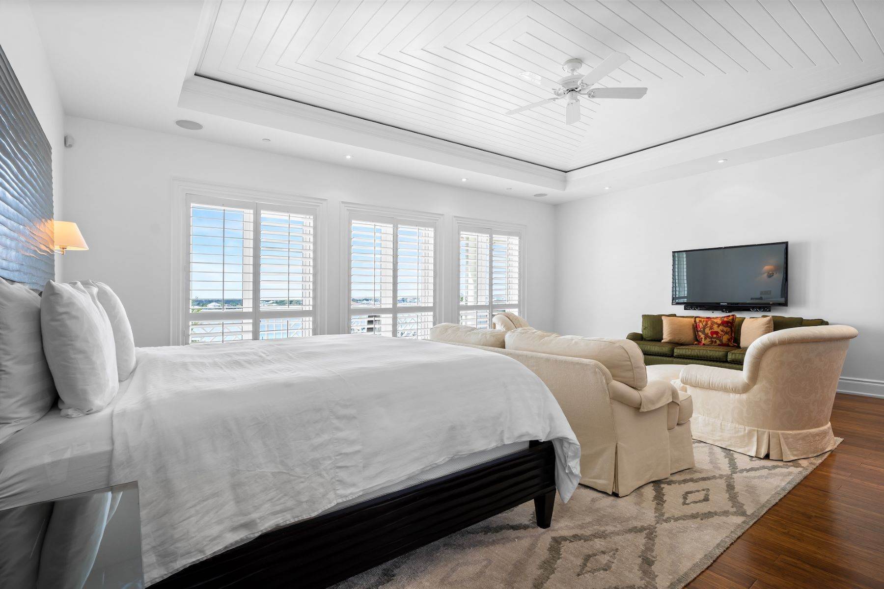 25. Condominiums for Sale at Ocean Club Residences & Marina B6.2 Ocean Club Estates, Paradise Island, Nassau and Paradise Island Bahamas