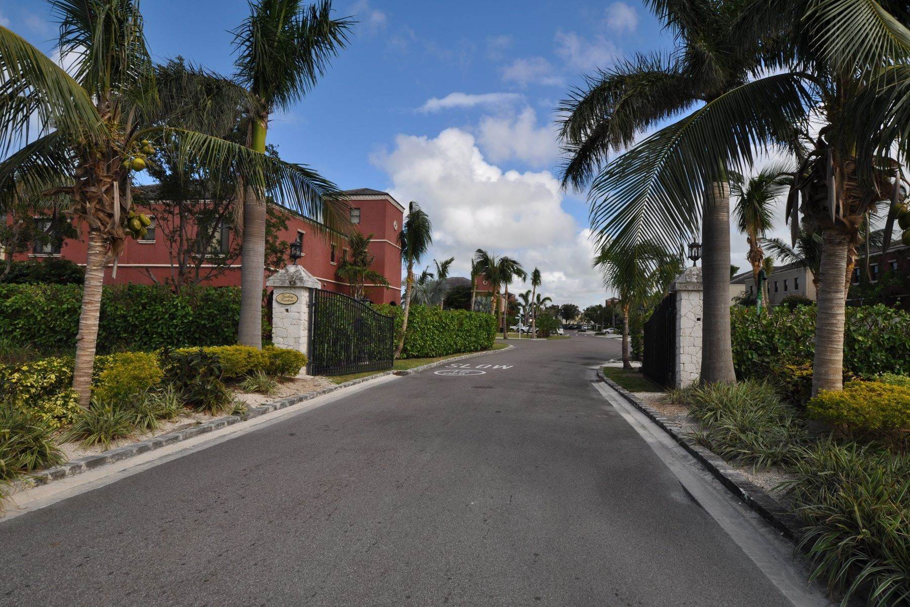 3. Townhouse for Sale at 72 Turnberry at Charlotteville Turnberry, Charlotteville, Nassau and Paradise Island Bahamas