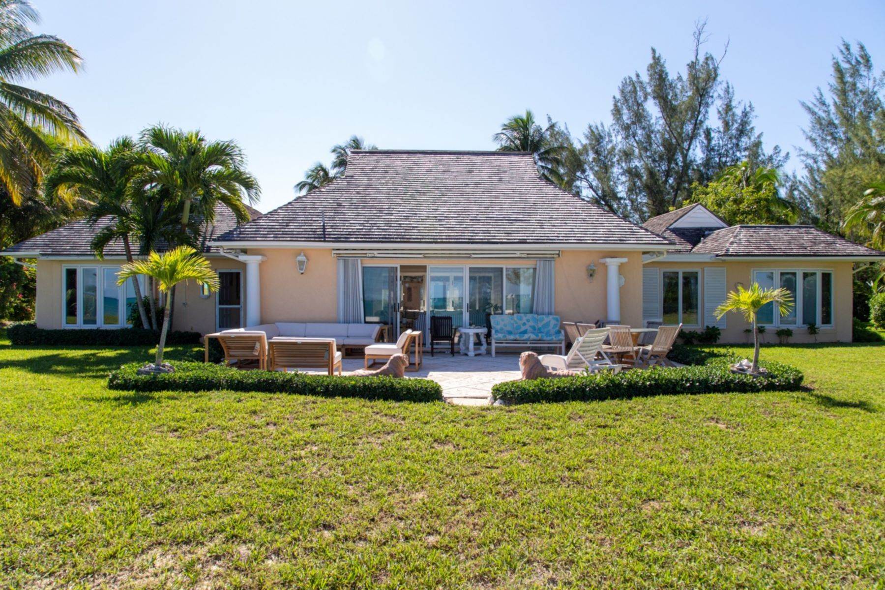 26. Single Family Homes at Amoria Lyford Cay, Nassau and Paradise Island Bahamas