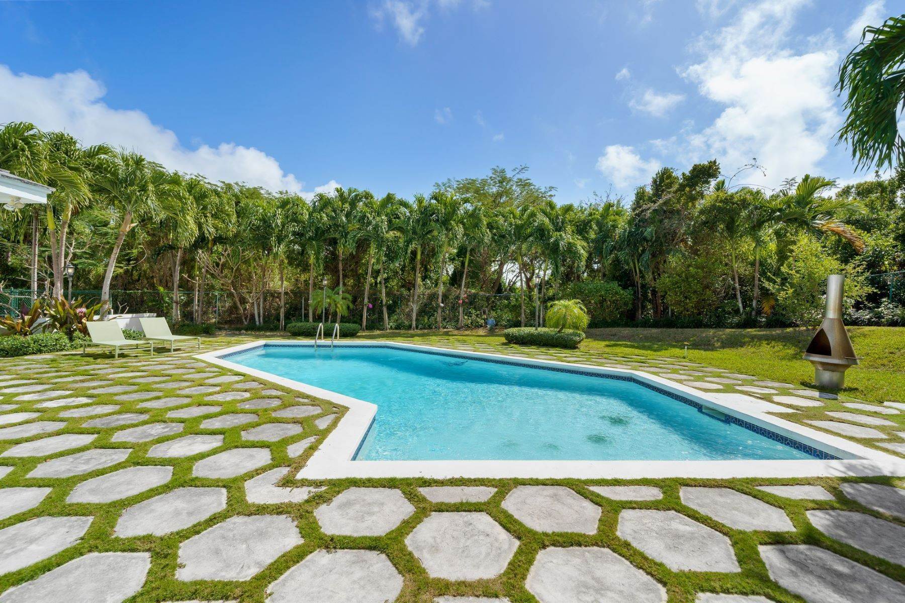 13. Single Family Homes for Sale at Lyford Cay, Nassau and Paradise Island Bahamas