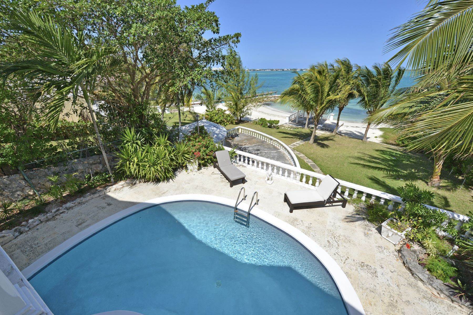 2. Single Family Homes for Sale at Half Moon House off Eastern Road Eastern Road, Nassau and Paradise Island Bahamas