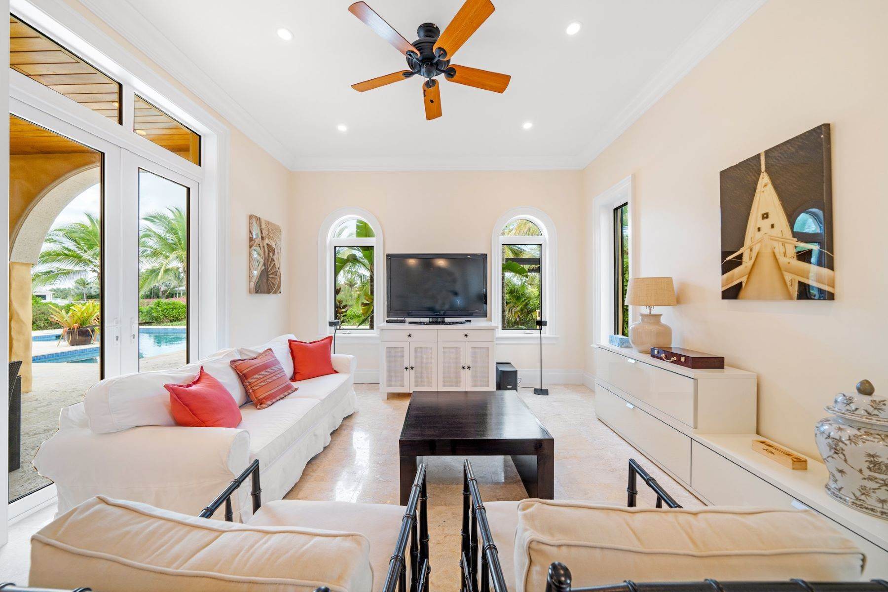 12. Single Family Homes for Sale at Amazonia House, Montagu Island Old Fort Bay, Nassau and Paradise Island Bahamas