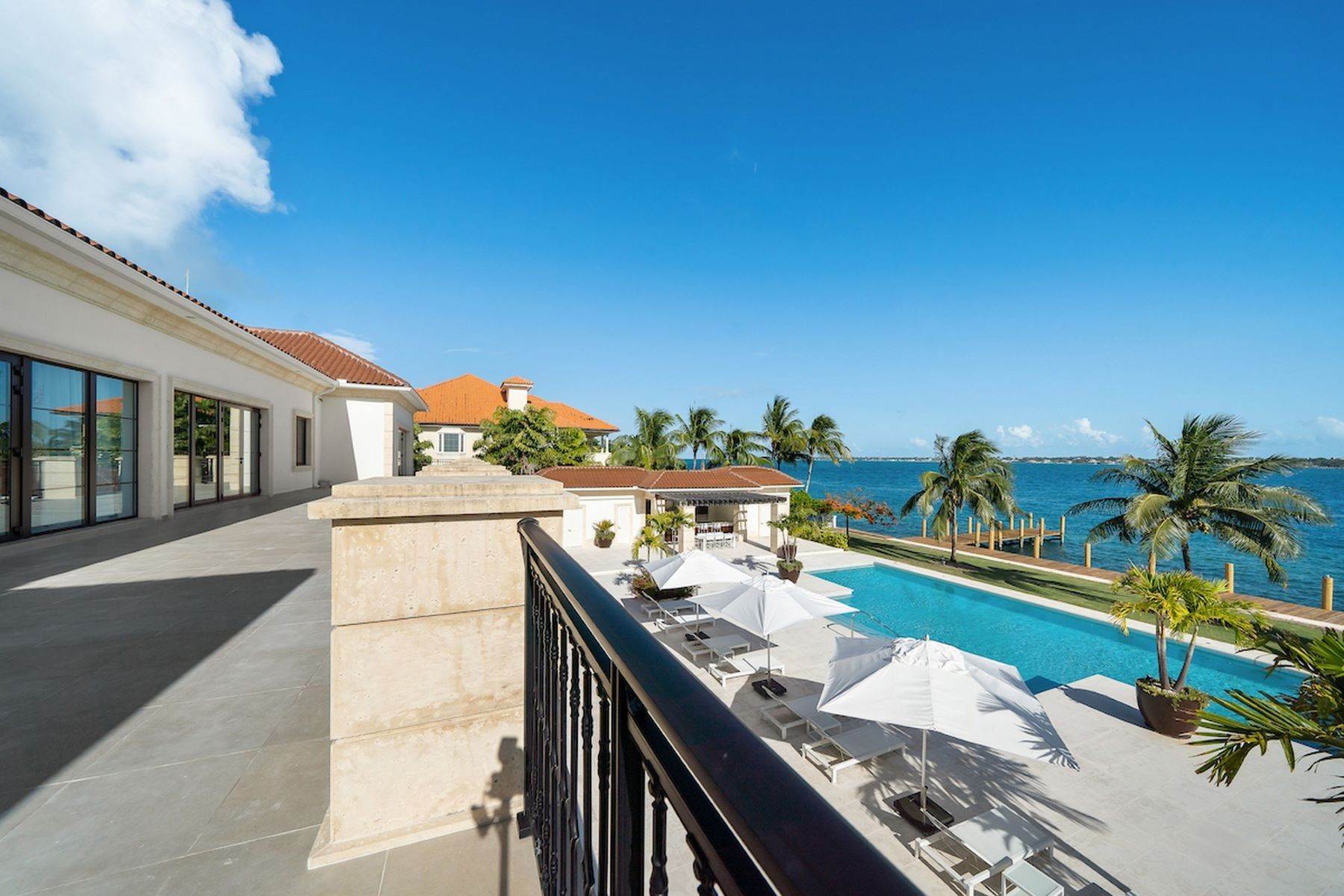 38. Single Family Homes for Sale at Harbour Way Paradise Island, Nassau and Paradise Island Bahamas